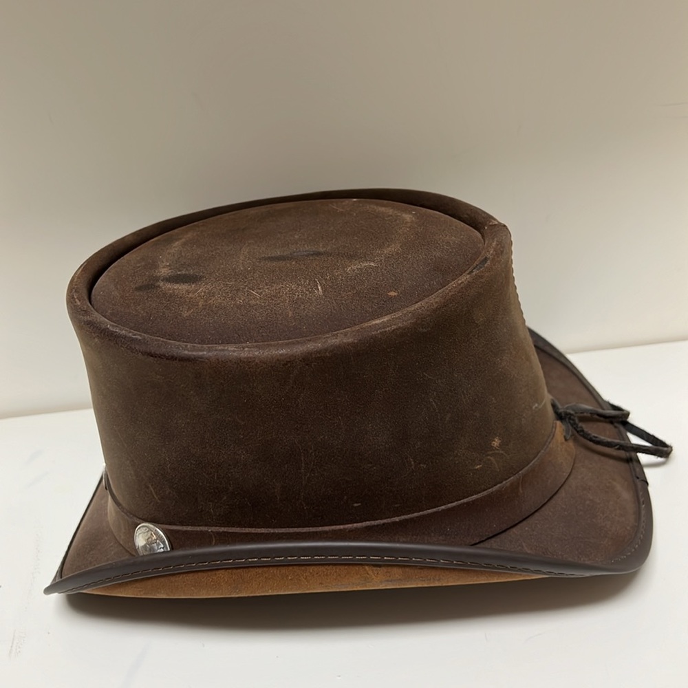 Men’s VOODOO Tophat - size: 7 1/2 - 7 5/8